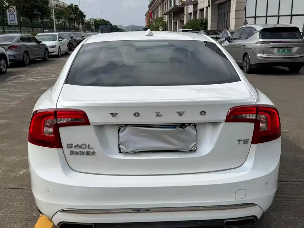 Volvo S60 — миниатюра 5