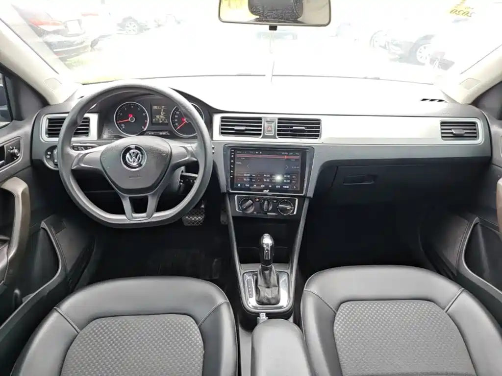 Volkswagen Santana — миниатюра 10