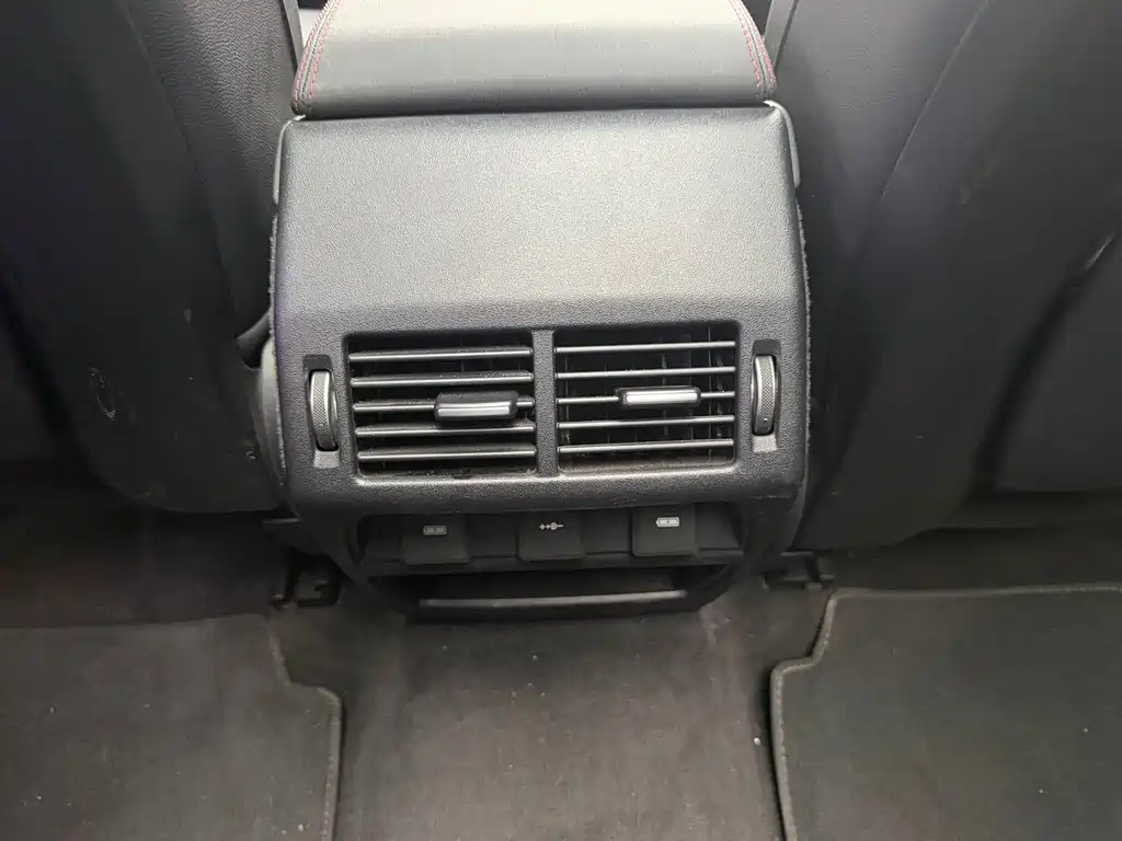 Land Rover Discovery Sport — миниатюра 8