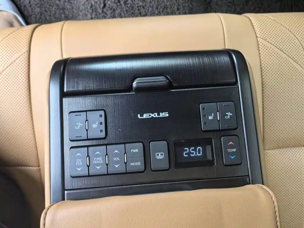 Lexus ES — миниатюра 13