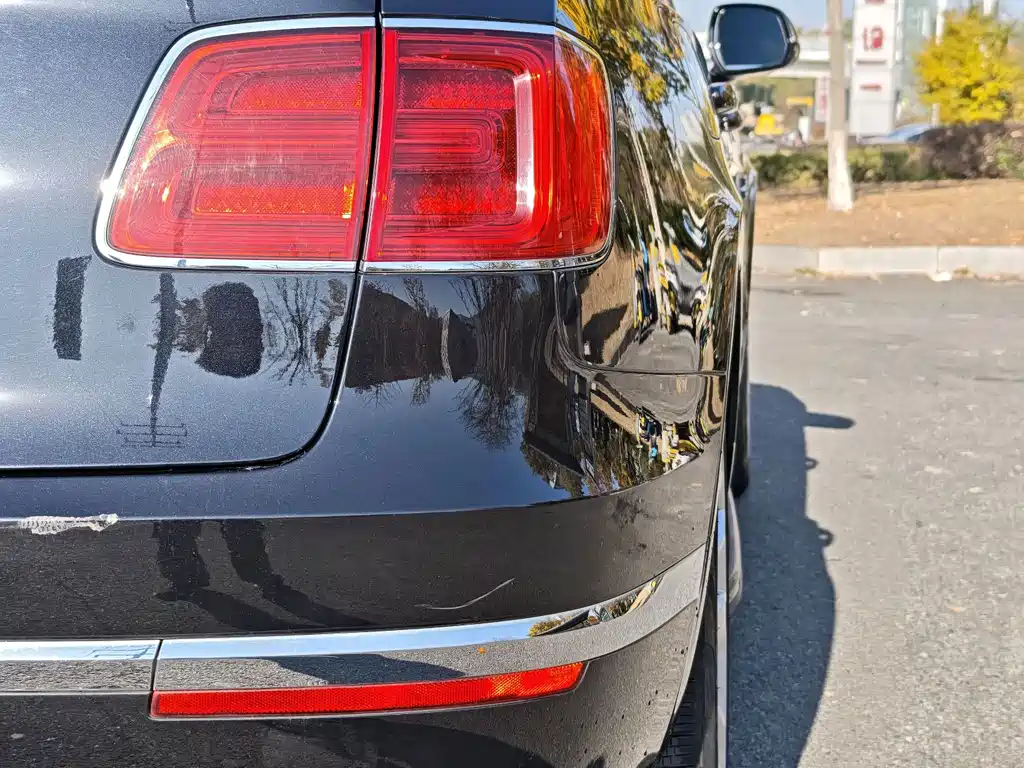 Bentley Bentayga — миниатюра 9