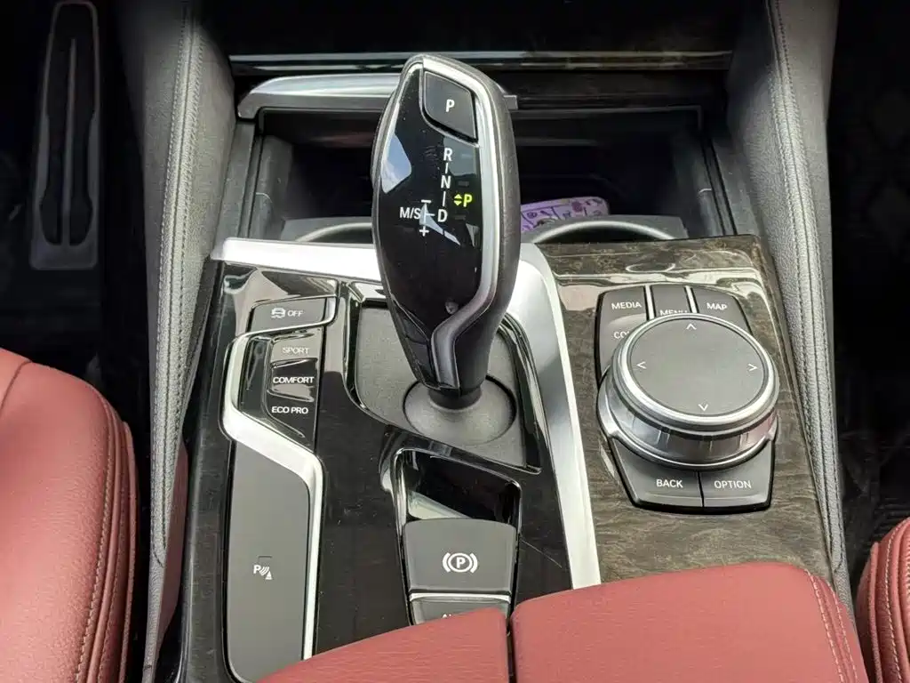 BMW 5 Series — миниатюра 23