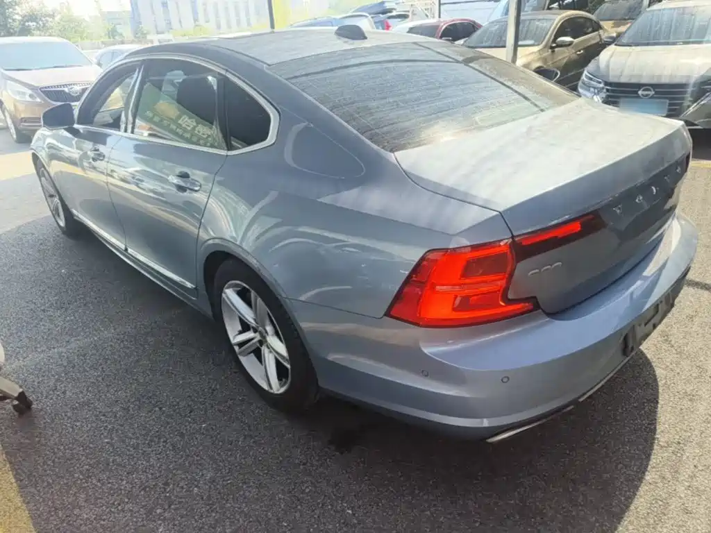 Volvo S90 — миниатюра 5