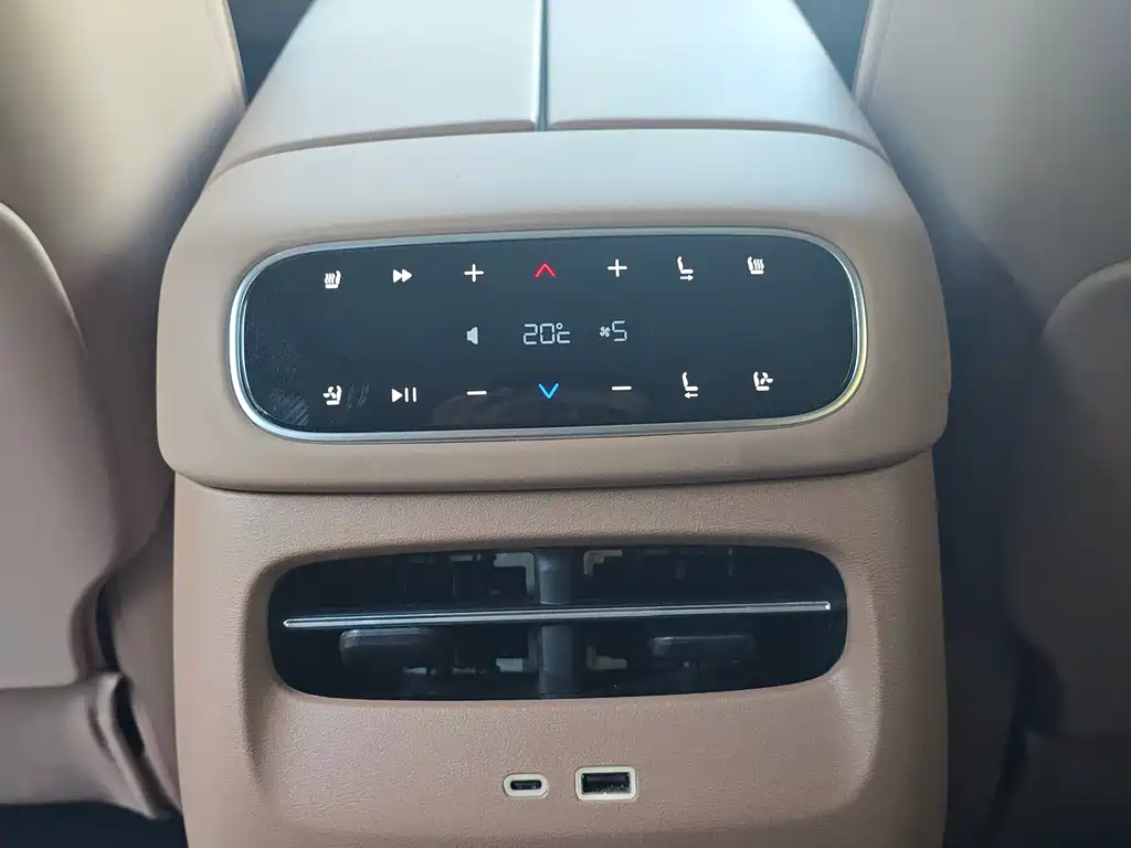 Leapmotor Leapmotor C11 — миниатюра 13