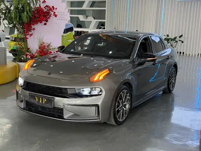 2021 Lynk & Co 03