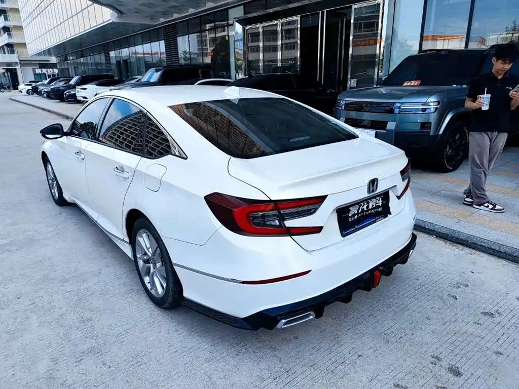 Honda Accord — миниатюра 6