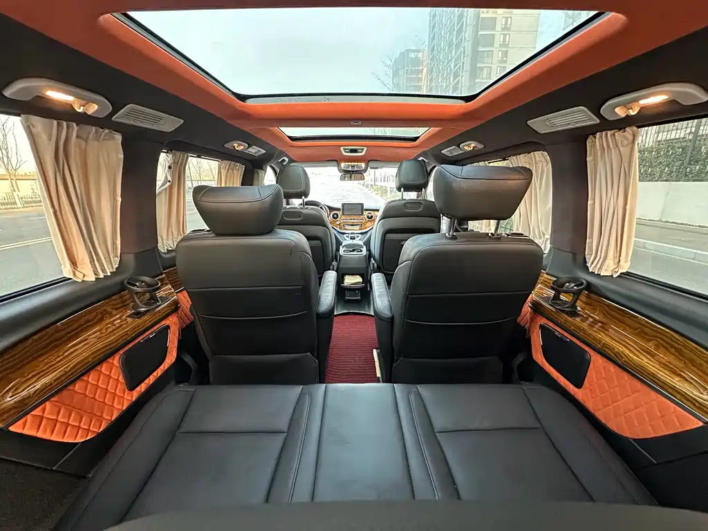 Mercedes-Benz V-Class V 260 L Premium Extended Edition, фото 13