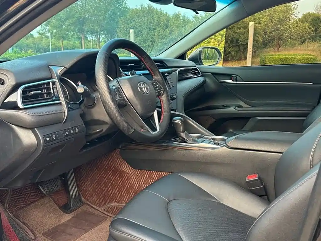 Toyota Camry — миниатюра 8