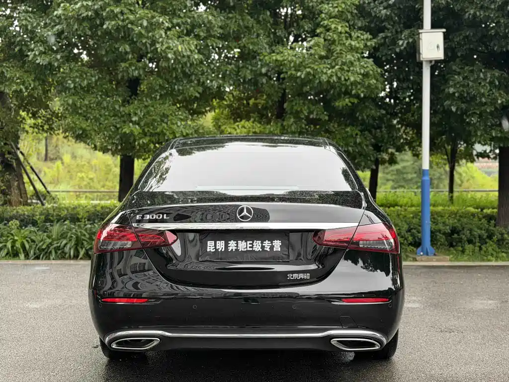 Mercedes-Benz E-Class — миниатюра 8