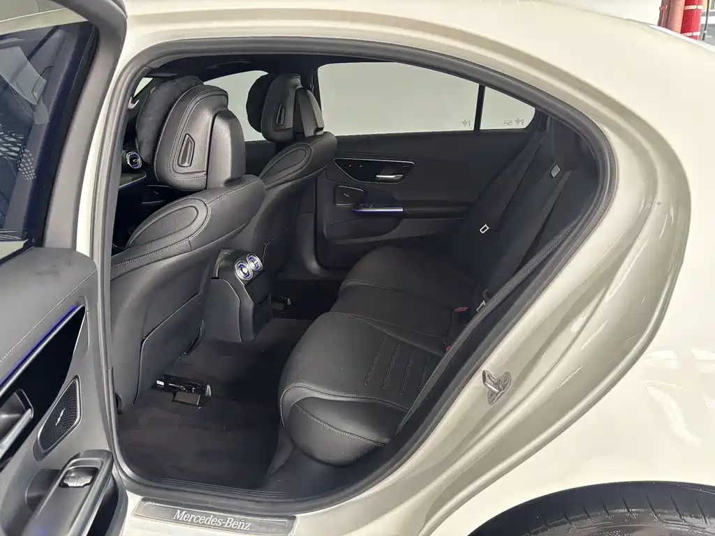 Mercedes-Benz C-Class — миниатюра 22