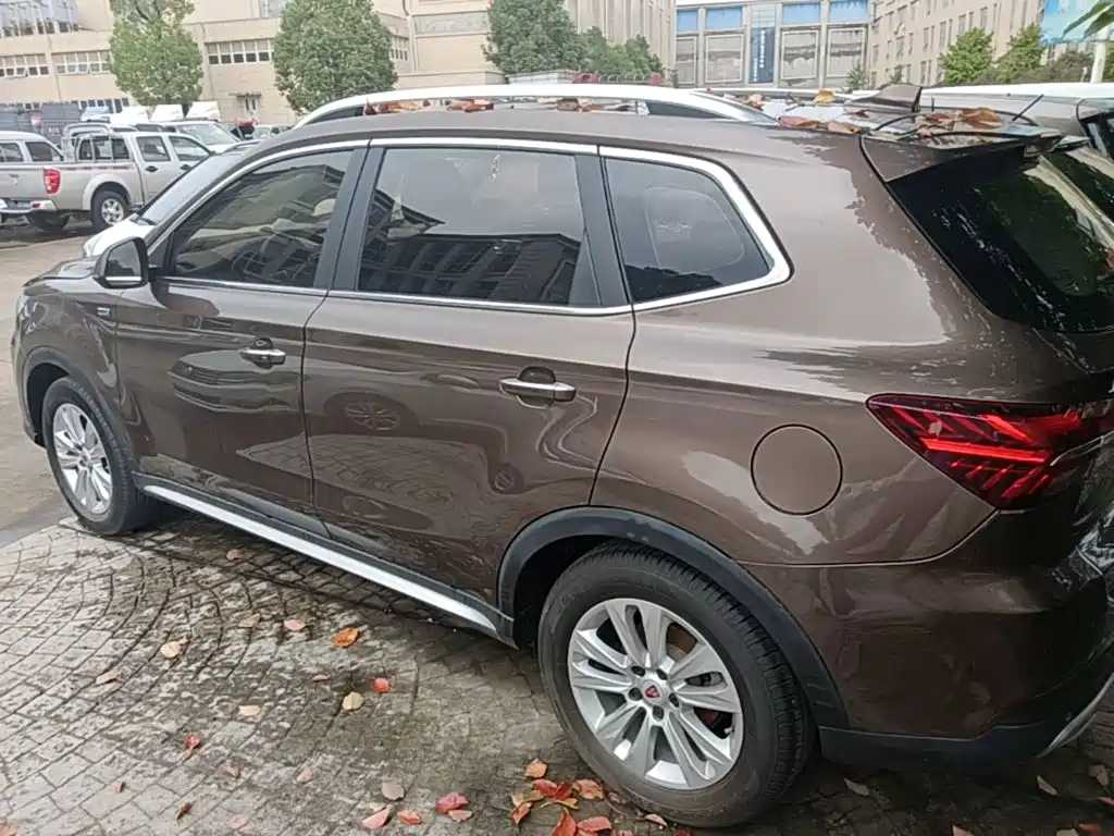 Roewe RX5 — миниатюра 5