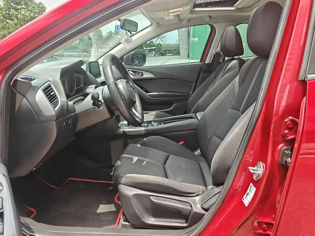 Mazda Mazda3 3 2017 1.5L AT Luxury VI