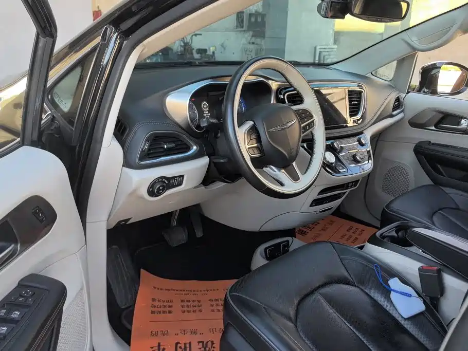 Chrysler Grand Voyager (Import) — миниатюра 9