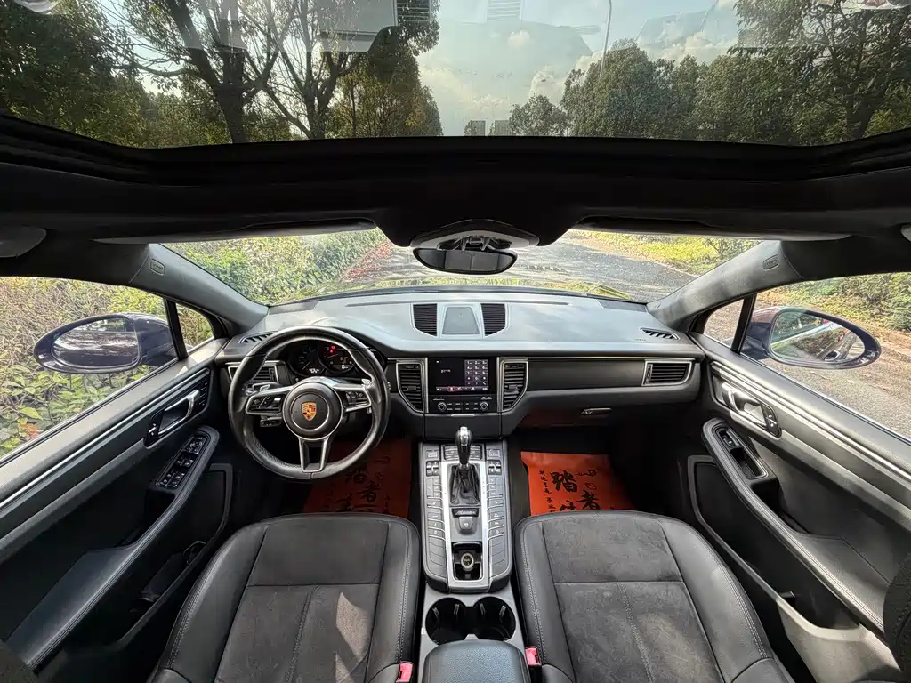 Porsche Macan — миниатюра 13