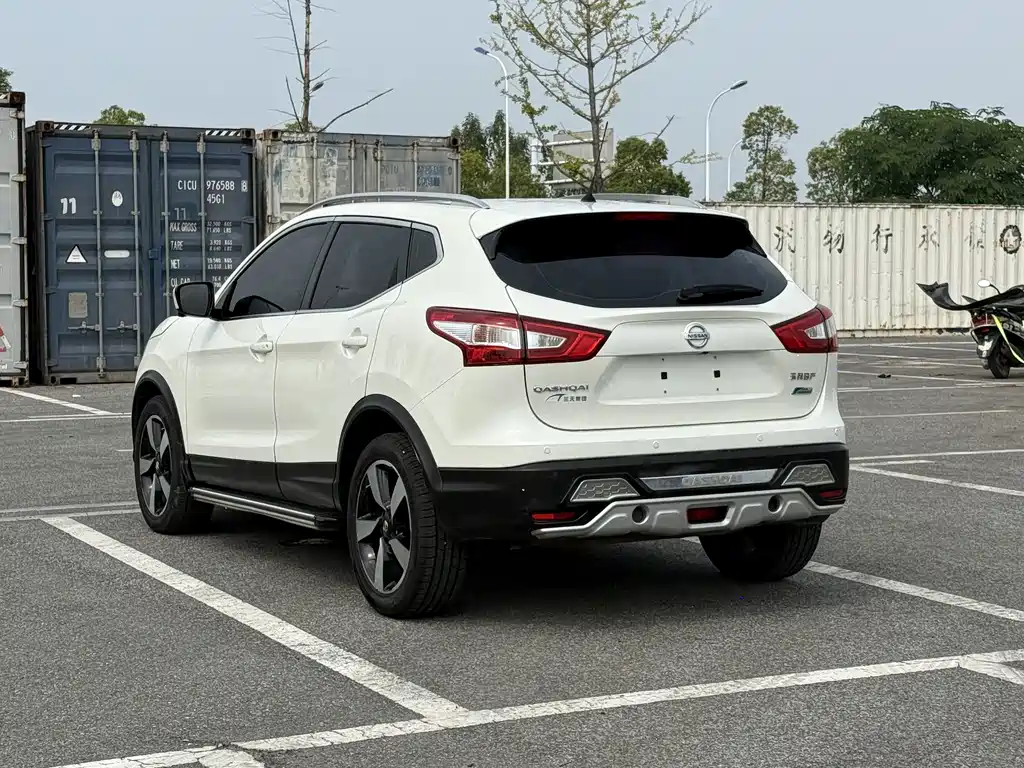Nissan Qashqai — миниатюра 13