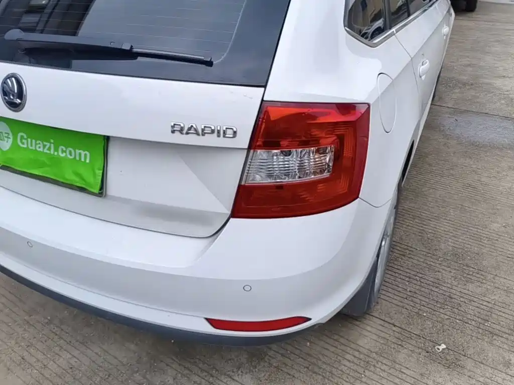 Skoda Rapid Spaceback — миниатюра 8