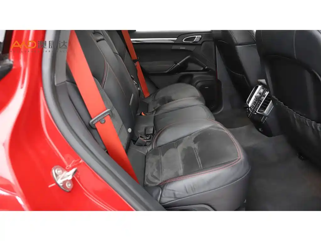 Porsche Cayenne — миниатюра 8