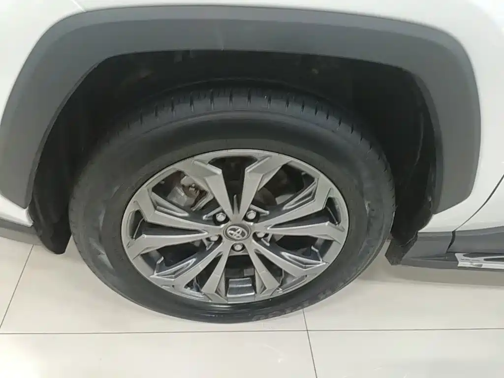 Toyota RAV4 — миниатюра 23