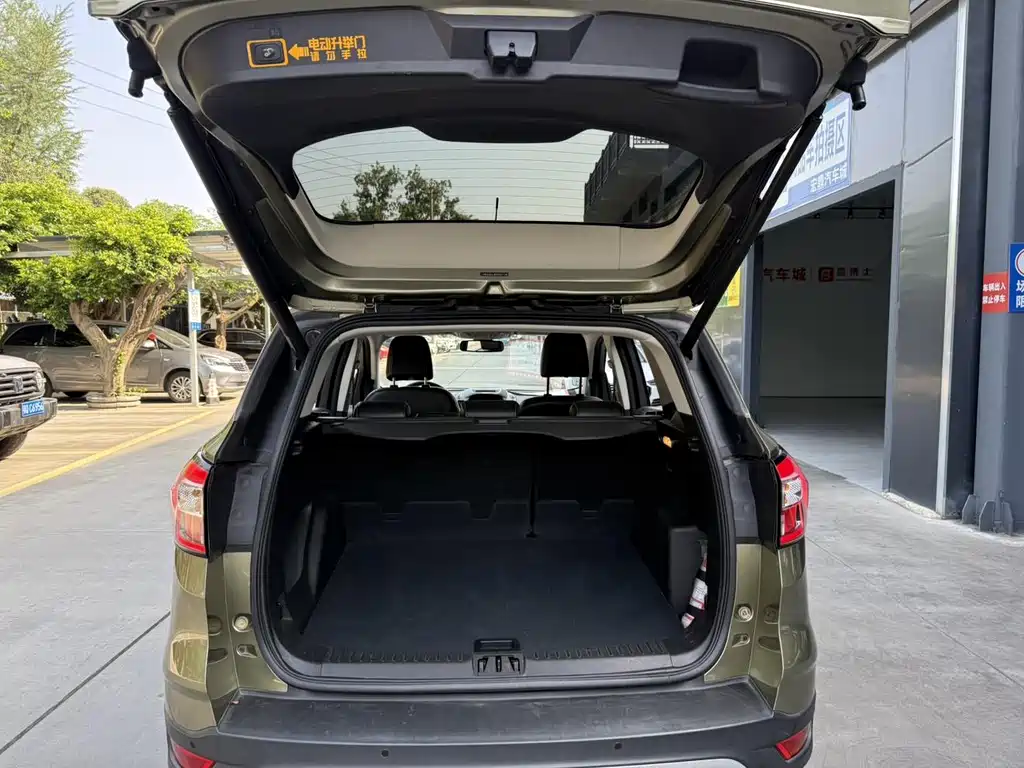Ford Kuga — миниатюра 16