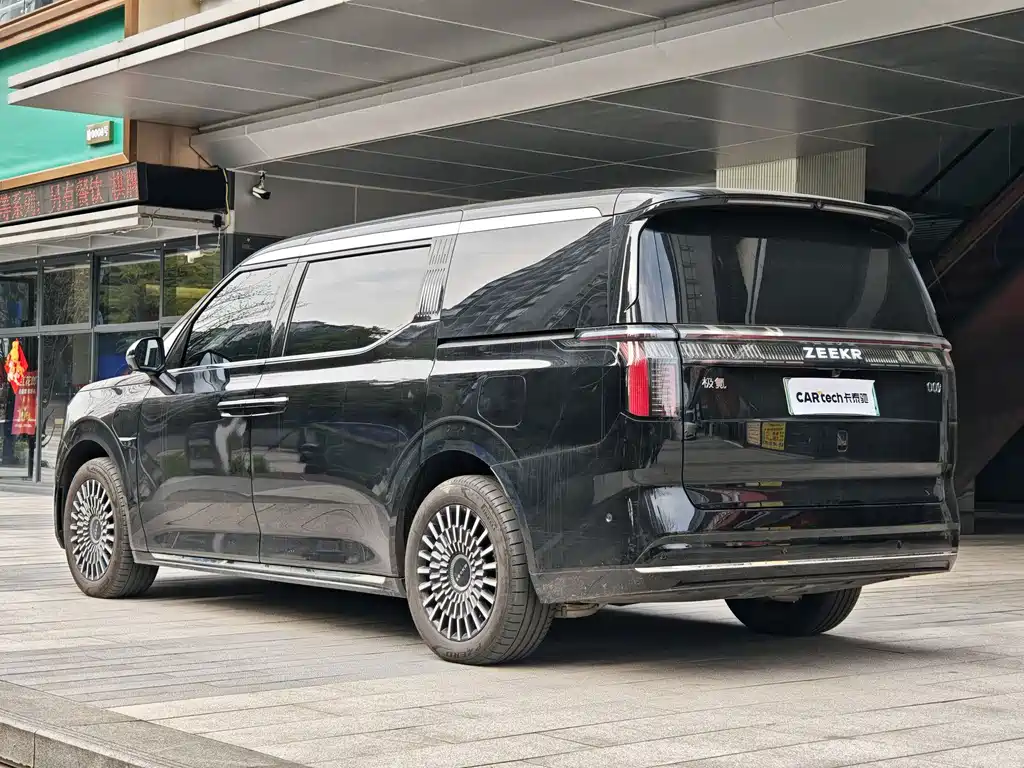Zeekr 009 2024 мест 108kWh