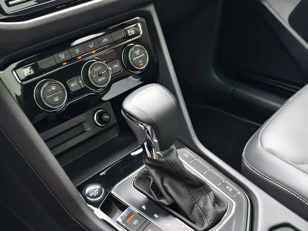 Volkswagen Tiguan L — миниатюра 41