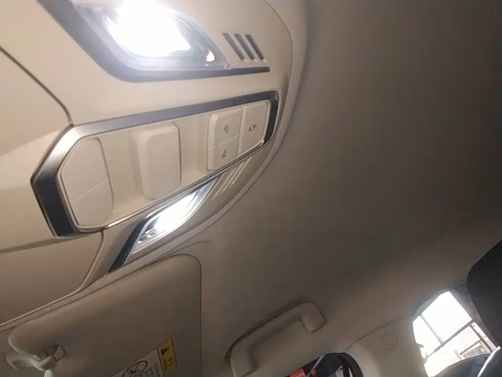 Wuling Xingguang — миниатюра 18