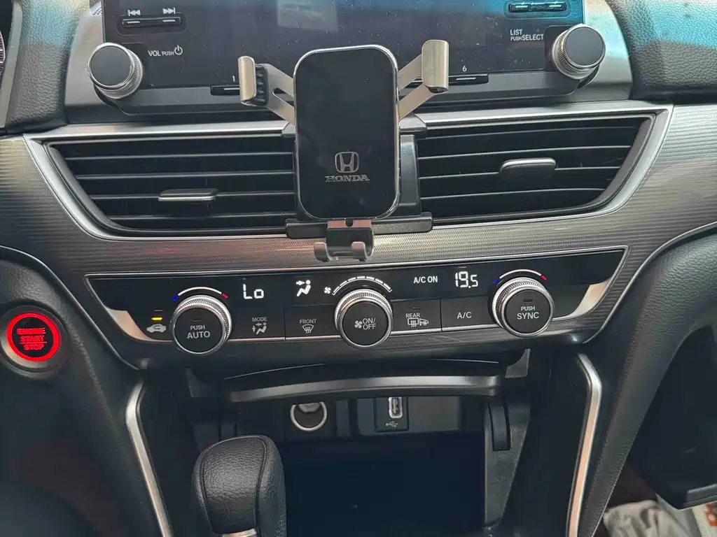 Honda Accord — миниатюра 18