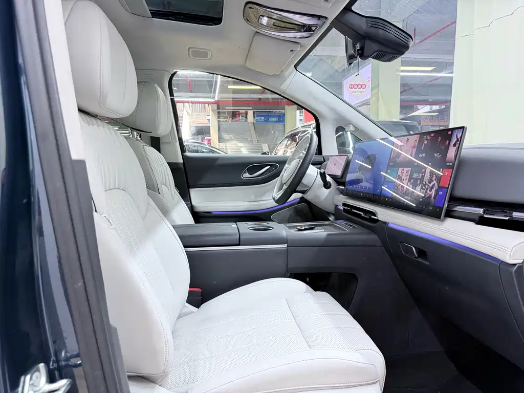 Voyah Dreamer PHEV 4WD Flagship Kunpeng Edition, фото 12