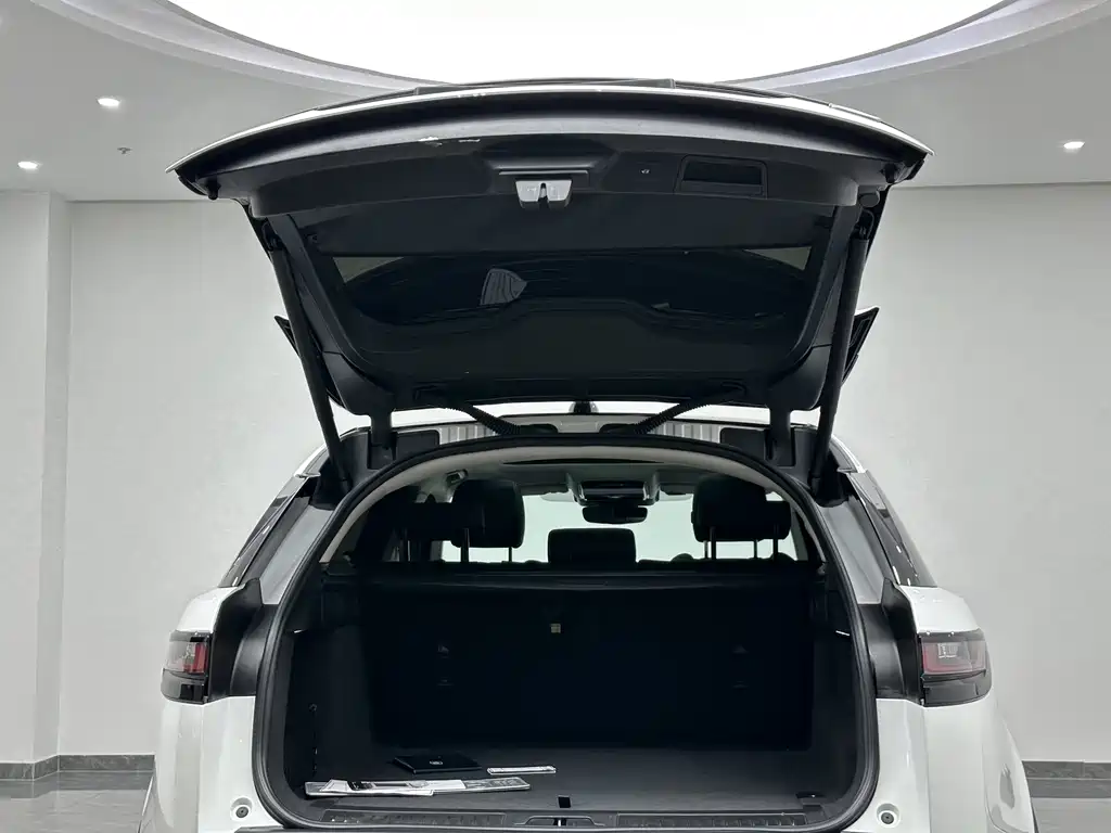 Land Rover Velar — миниатюра 23