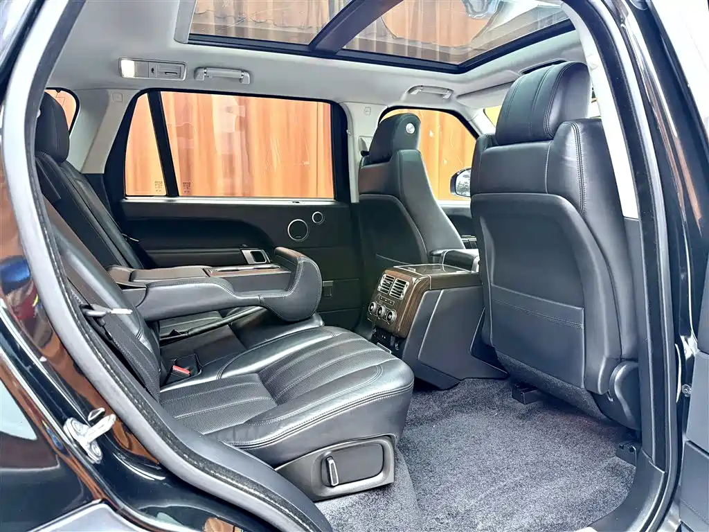 Land Rover Range Rover — миниатюра 8