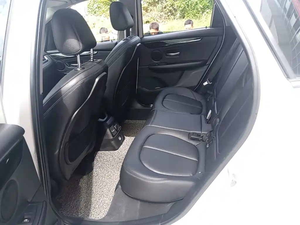 BMW 2 Series Active Tourer (Import) — миниатюра 17