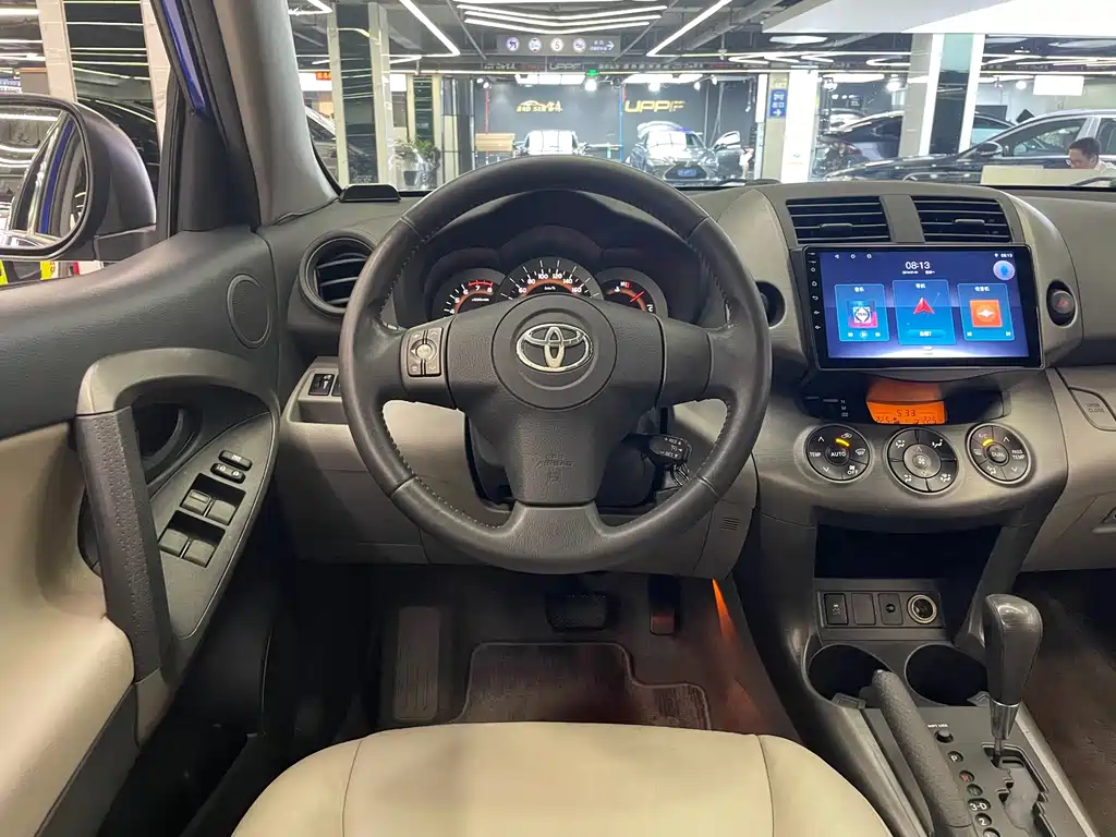 Toyota RAV4 — миниатюра 12