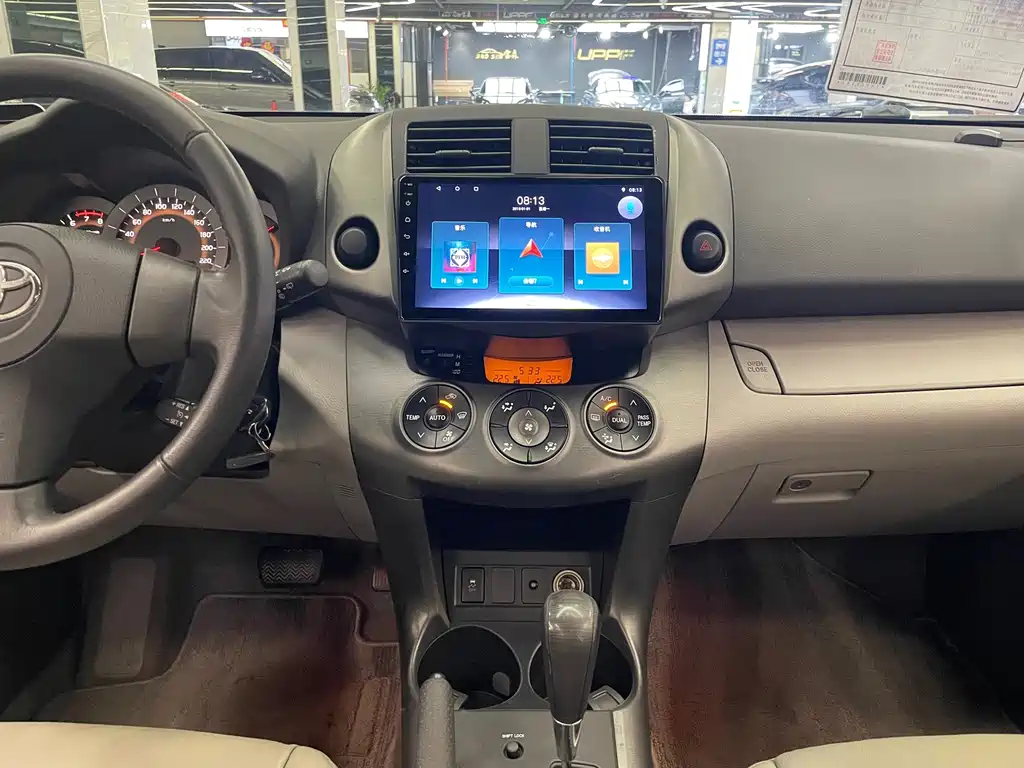 Toyota RAV4 — миниатюра 18