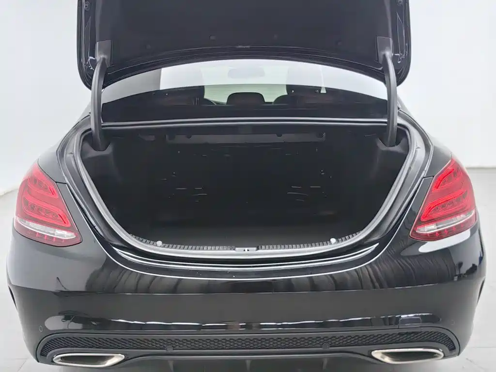 Mercedes-Benz C-Class — миниатюра 16