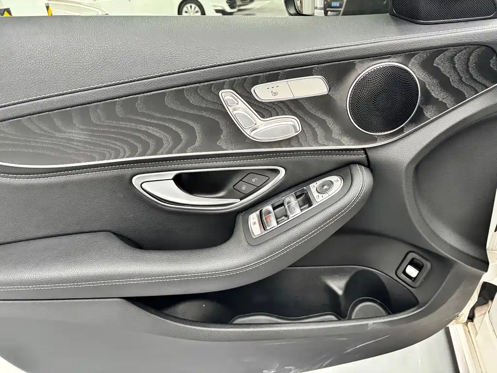 Mercedes-Benz C-Class — миниатюра 5