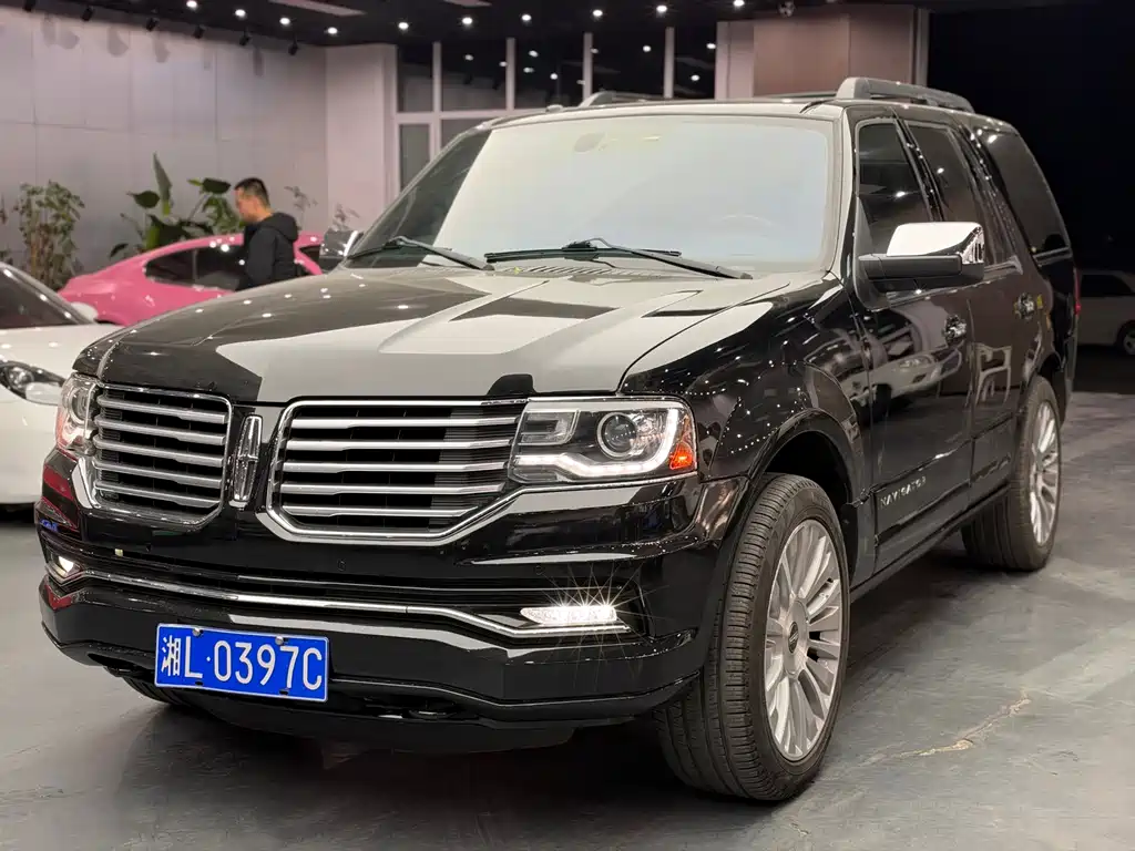 Lincoln Navigator — миниатюра 2