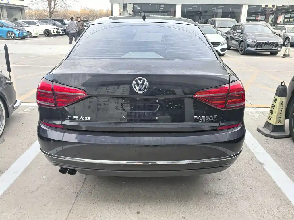 VOLKSWAGEN PASSAT