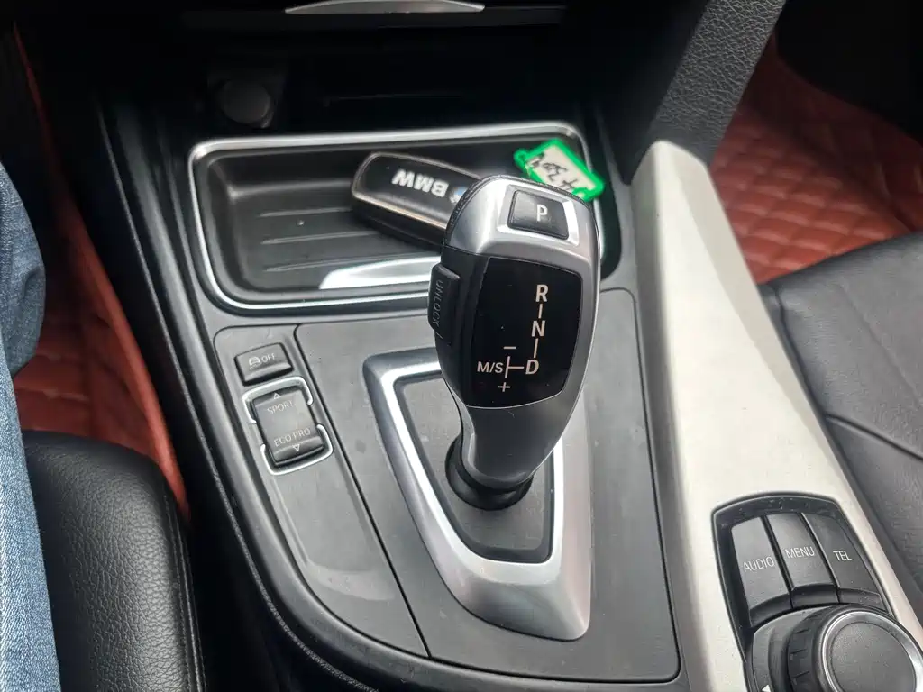 BMW 3 Series GT 3 GT 2014 320i Lead