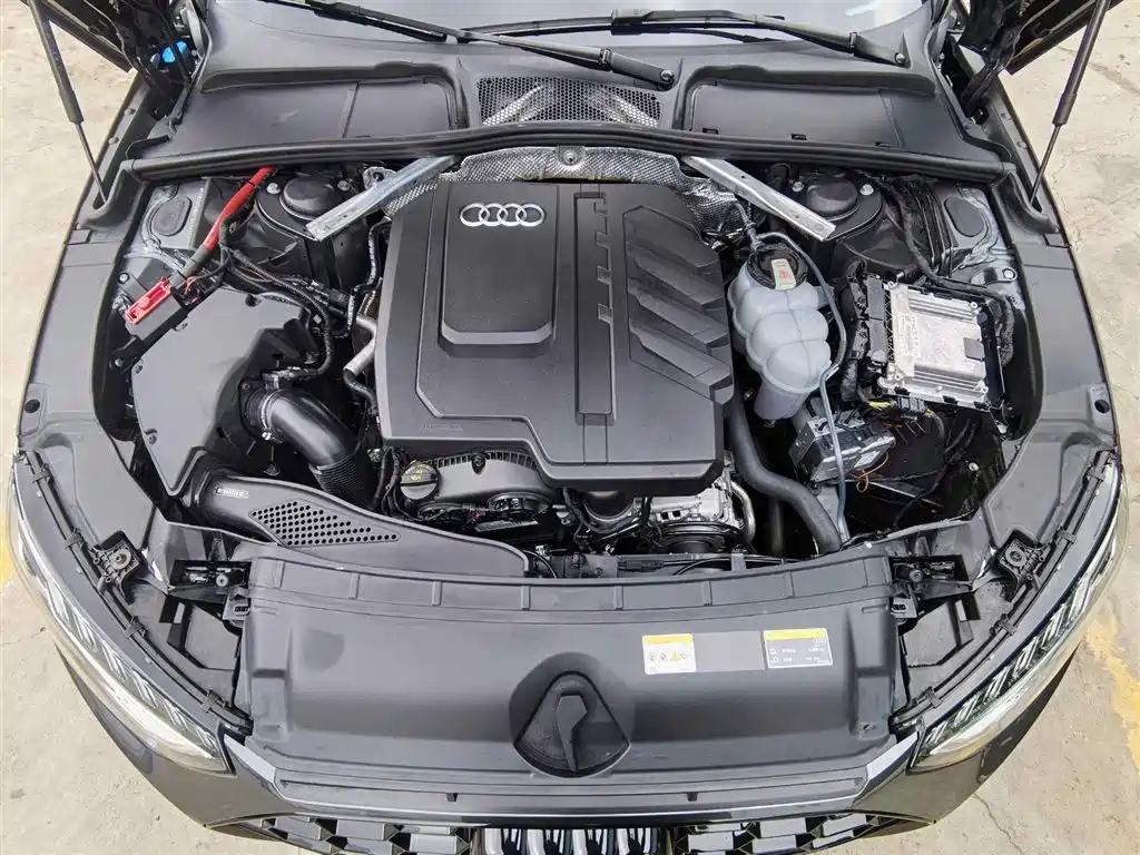 Audi A4L 2023 40 TFSI Luxury