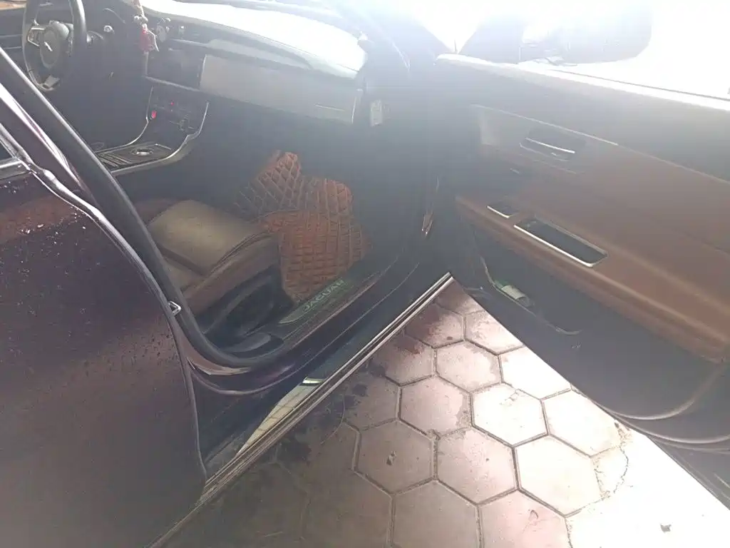 Jaguar XFL — миниатюра 20