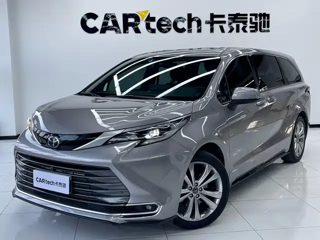 TOYOTA SIENNA 2024