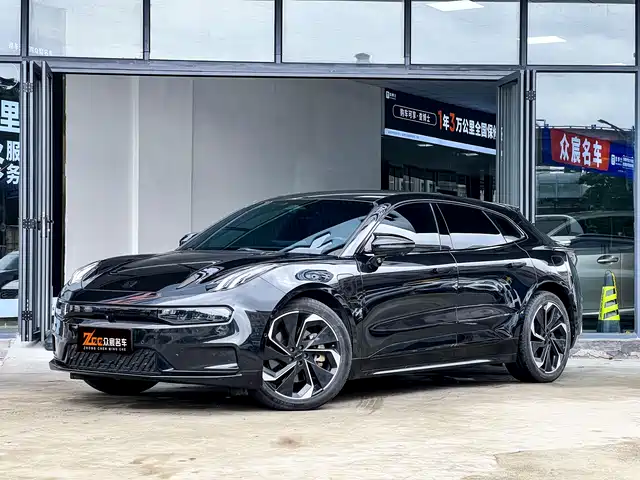 2022 Zeekr 001