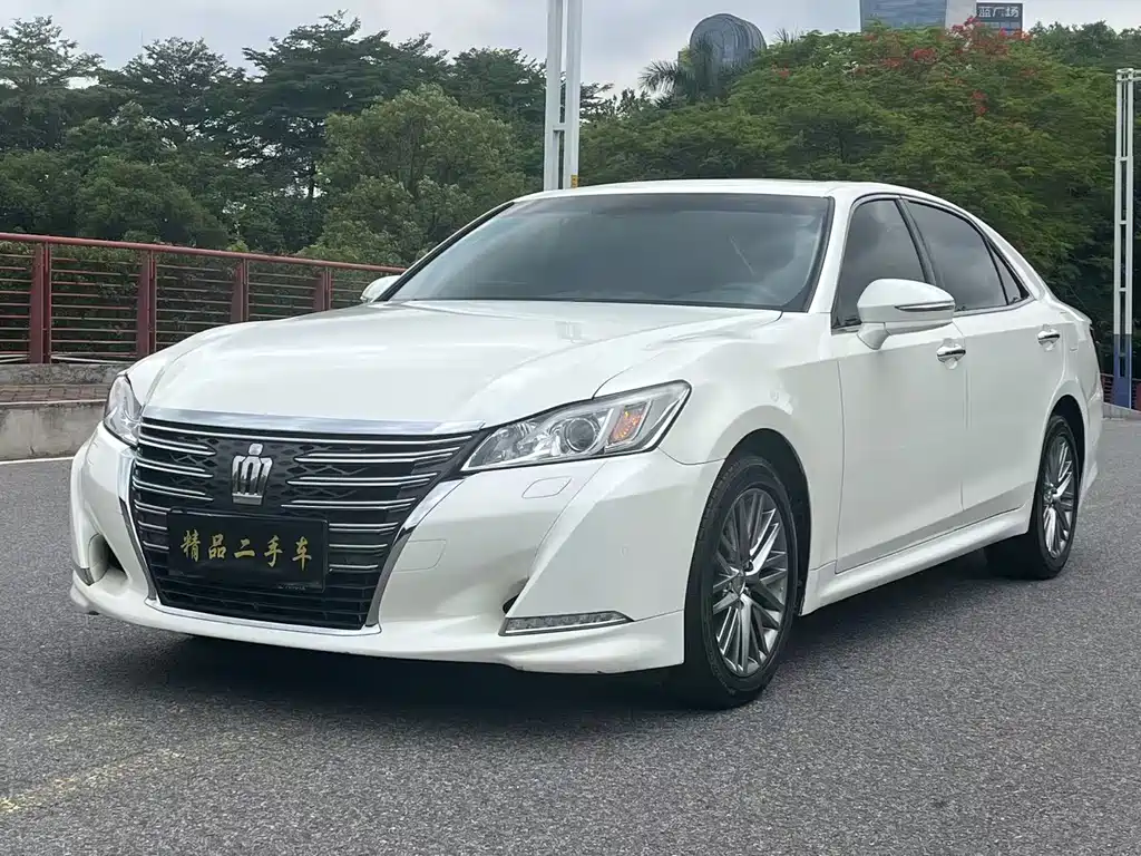 Toyota Crown 2017