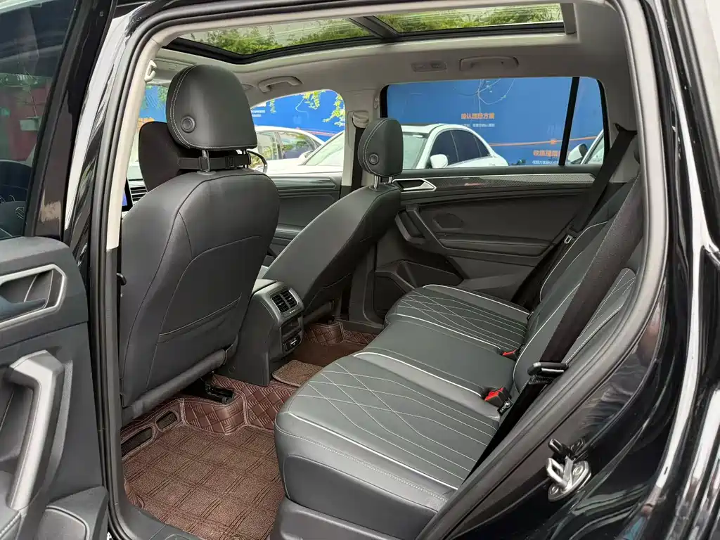 Volkswagen Tiguan L L 2025 330TSI AT R-Line