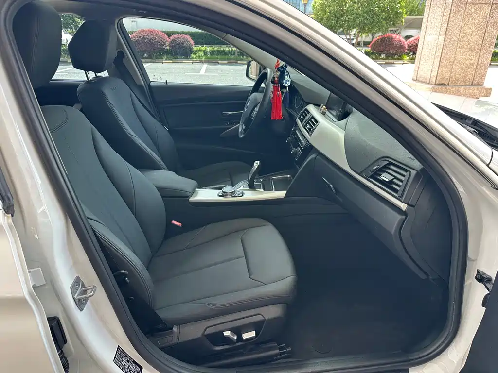 BMW 3 Series — миниатюра 22