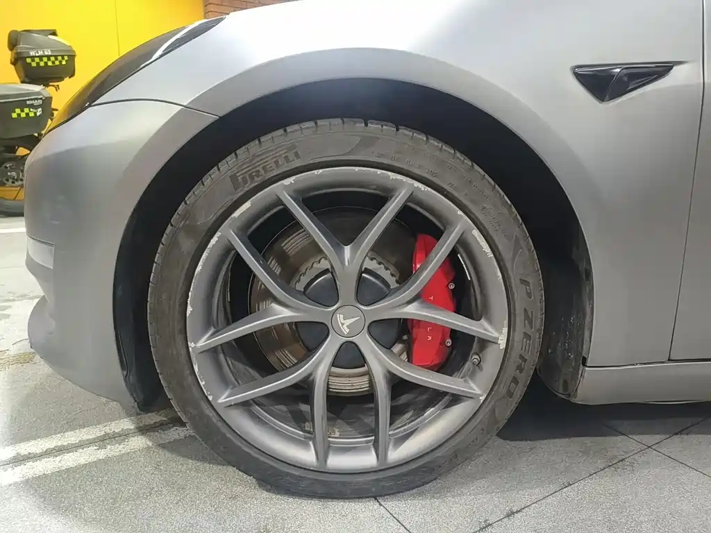 Tesla Model 3 — миниатюра 15