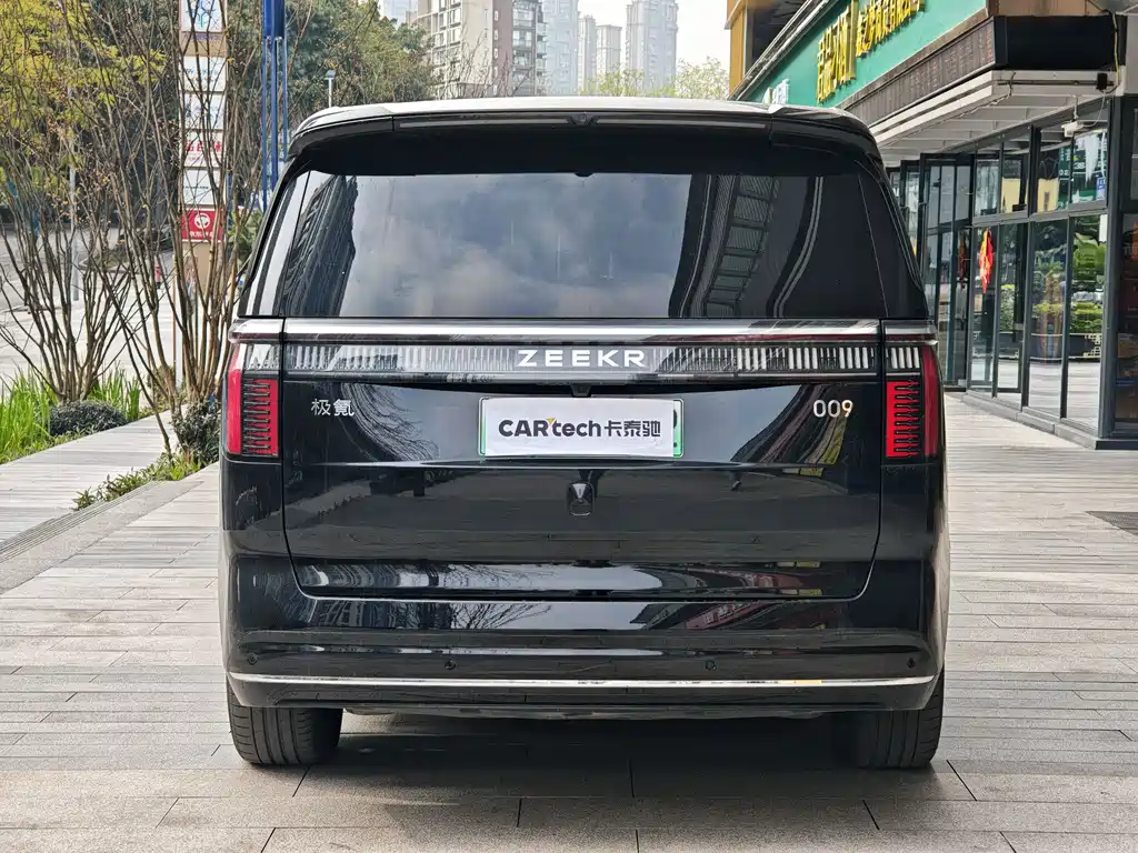 Zeekr 009 2024 мест 108kWh