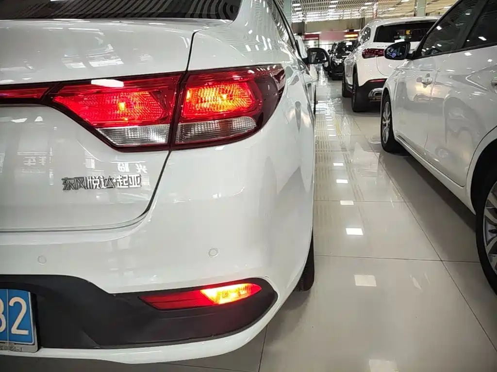 Kia K2 — миниатюра 8
