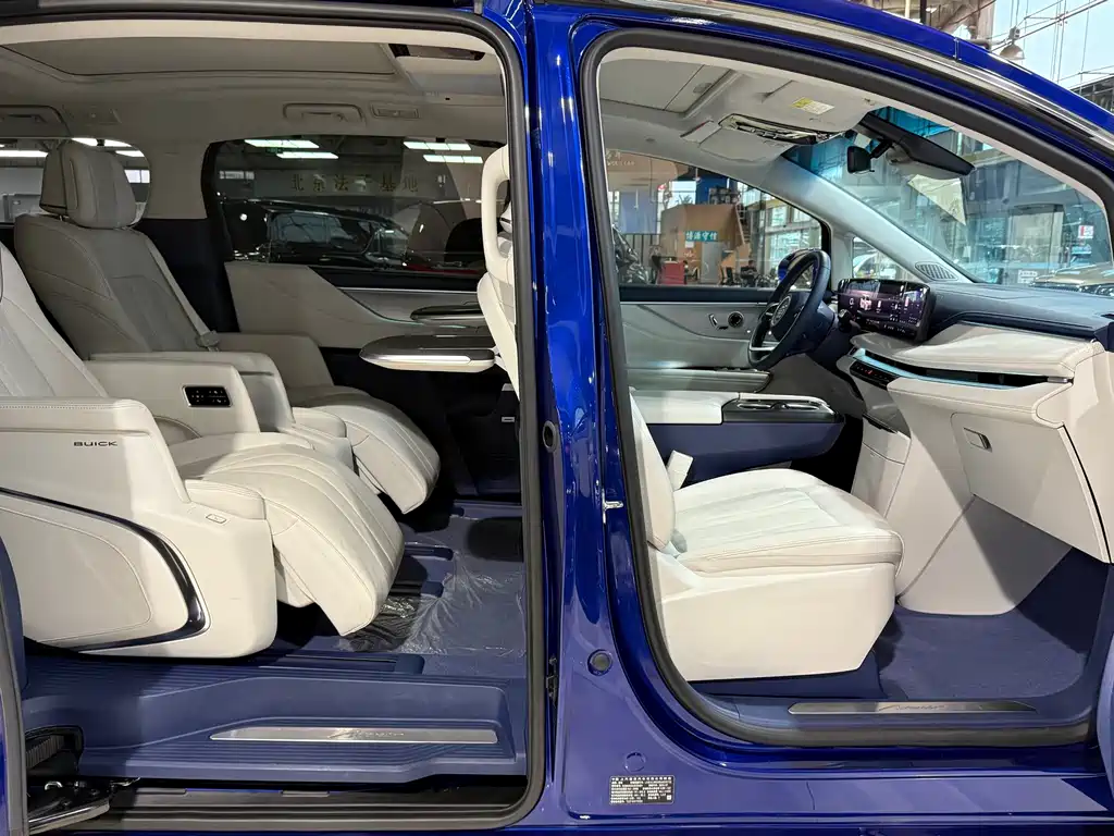 Buick GL8 Hybrid — миниатюра 12