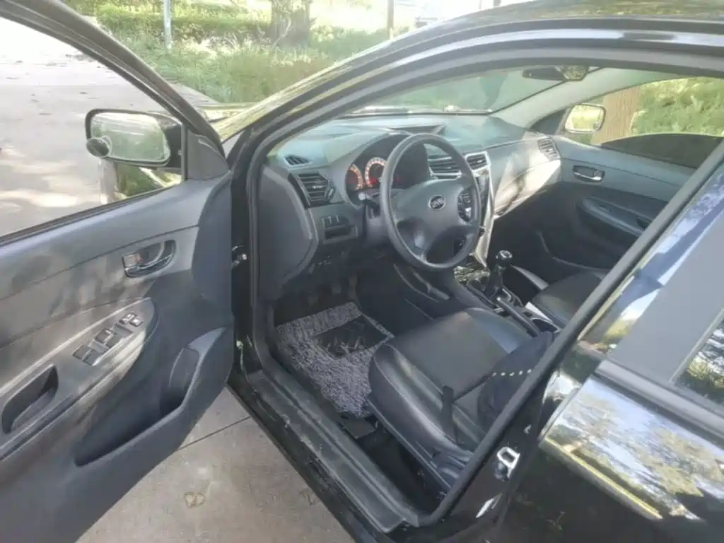 BYD F3 — миниатюра 16